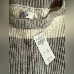 Women’s size XL gray & white Hollister sweater